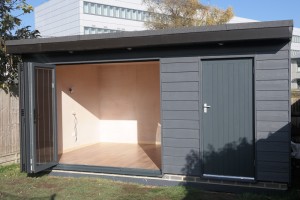 Garden rooms or garden offices with doors